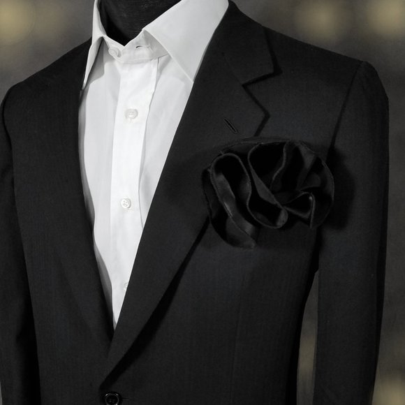 NEW - 100% Silk Black Pouf Round Pocket Square - Picture 2 of 6